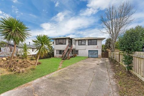 Photo of property in 12 Ozich Avenue, Te Atatu South, Auckland, 0610