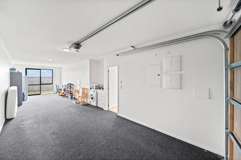 Photo of property in 37 Matairangi Avenue, Totara Heights, Auckland, 2105