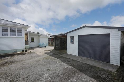Photo of property in 25 Ngahina Street, Marton, 4710