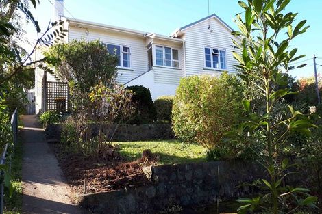 Photo of property in 11 Lucknow Terrace, Khandallah, Wellington, 6035