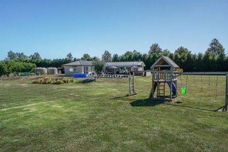 Photo of property in 773 Waitakere Road, Kumeu, 0891