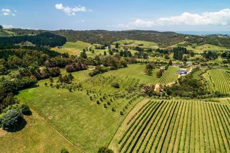 Photo of property in 68 Onetangi Road, Waiheke Island, 1971
