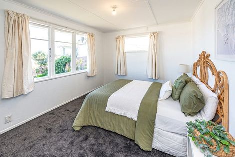 Photo of property in 12 Matai Street, Castlecliff, Whanganui, 4501