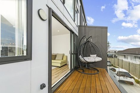 Photo of property in 7/27 Carole Crescent, Pakuranga, Auckland, 2010