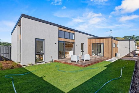 Photo of property in 2 Greystone Close, Halswell, 8025
