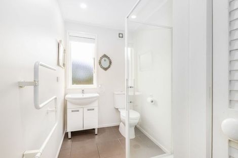 Photo of property in 50 Matai Road, Raumati South, Paraparaumu, 5032