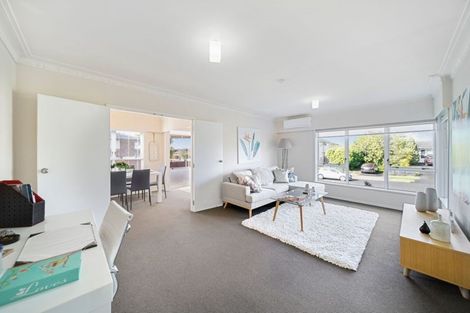 Photo of property in 2a Kurnell Drive, Botany Downs, Auckland, 2010