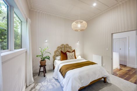 Photo of property in 5 Denholm Road, Hospital Hill, Napier, 4110