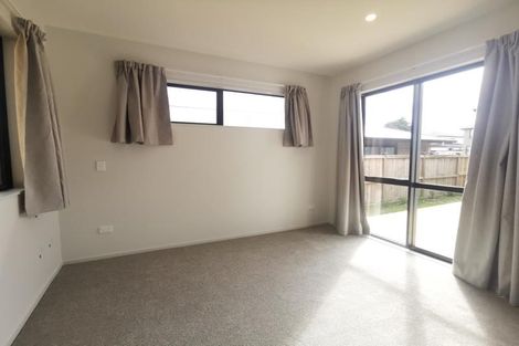 Photo of property in 5 Barrels Close, Kumeu, 0810