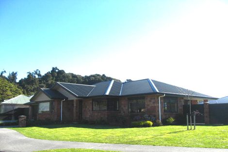 Photo of property in 10 Westvale Drive, Greymouth, 7805