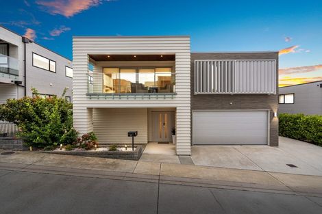 Photo of property in 4 Awakirihi Close, Shamrock Park, Auckland, 2016