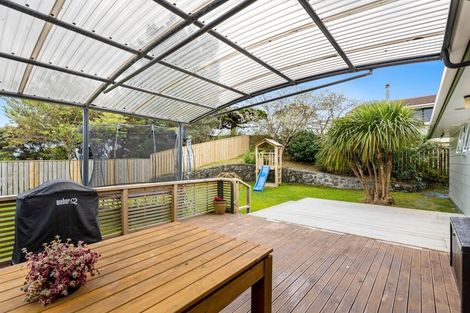 Photo of property in 6 Gaff Place, Whitby, Porirua, 5024