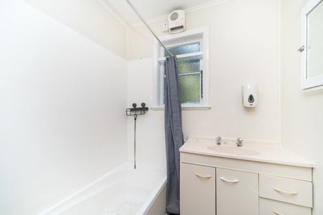 Photo of property in 35 Rangiora Avenue, Roslyn, Palmerston North, 4414