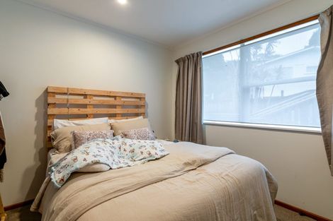 Photo of property in 190 Golf Road, Titirangi, Auckland, 0604