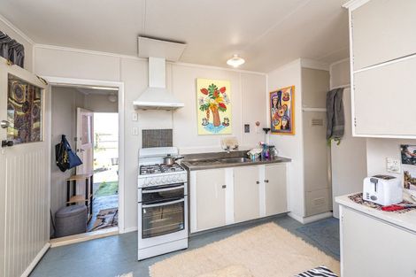 Photo of property in 14 Rogers Street, Castlecliff, Whanganui, 4501