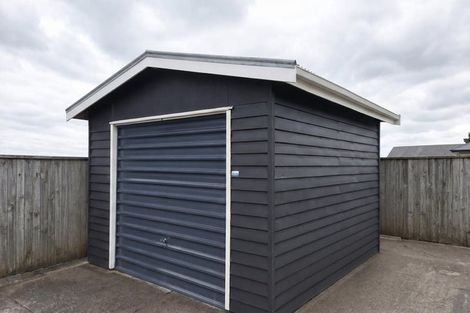 Photo of property in 4 Gossamer Drive, Pakuranga Heights, Auckland, 2010