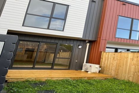 Photo of property in 6/58 Te Atatu Road, Te Atatu South, Auckland, 0610