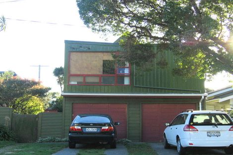 Photo of property in 12 Pukatea Street, Eastbourne, Lower Hutt, 5013