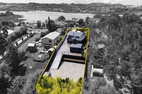 Photo of property in 36 Moffat Road, Red Beach, 0932