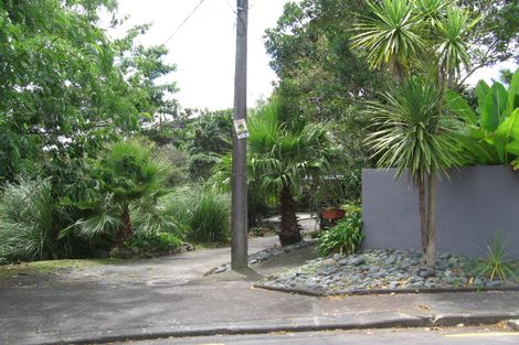 Photo of property in 33 Tizard Road, Birkenhead, Auckland, 0626