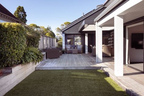 Photo of property in 253 Devonport Road, Tauranga, 3110