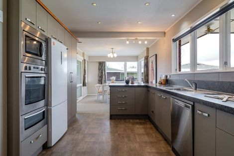 Photo of property in 19 Cargill Avenue, Feilding, 4702