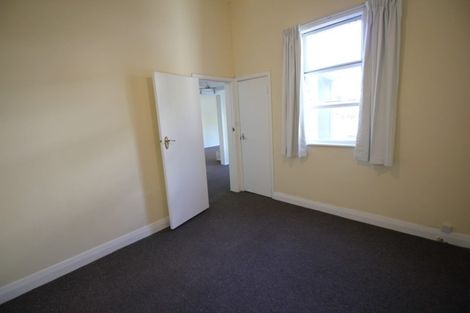 Photo of property in 140 Tasman Street, Mount Cook, Wellington, 6021