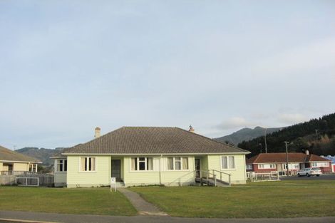 Photo of property in 26 Albertson Avenue, Port Chalmers, 9023