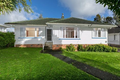 Photo of property in 48 Smythe Road, Henderson, Auckland, 0612