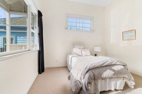 Photo of property in 17 Medway Street, Island Bay, Wellington, 6023