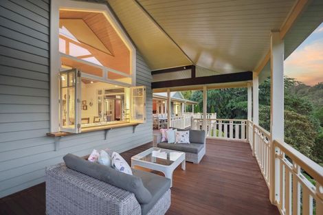 Photo of property in 3 Daphne Harden Lane, Paremoremo, Auckland, 0632