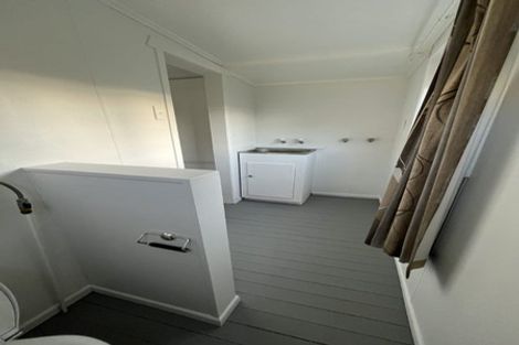 Photo of property in 3 Scott Street, Moturoa, New Plymouth, 4310