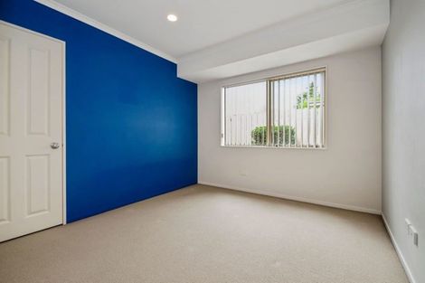 Photo of property in 4 Beverage Place, Rosehill, Papakura, 2113