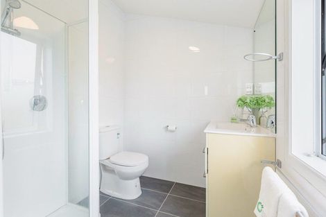 Photo of property in 61 Archibald Road, Kelston, Auckland, 0602