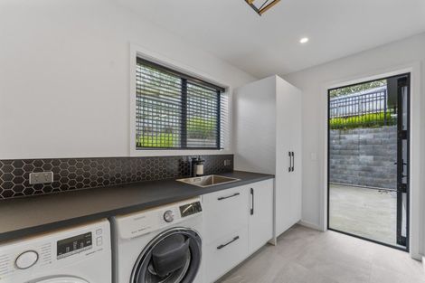 Photo of property in 21 Coprosma Crescent, Waipahihi, Taupo, 3330