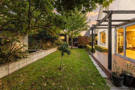 Photo of property in 2/52 Crofton Road, Harewood, Christchurch, 8051