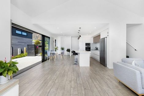 Photo of property in 3a Rannoch Drive, Jacks Point, Queenstown, 9371