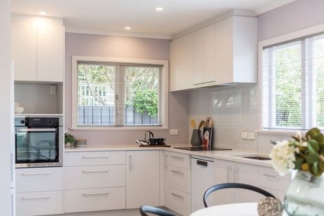 Photo of property in 17 Southern Cross Crescent, Island Bay, Wellington, 6023