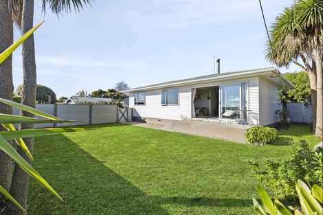Photo of property in 670 Abel Tasman Drive, Clifton, Takaka, 7183