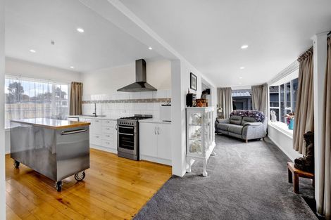 Photo of property in 14 Ropata Street, Hawera, 4610