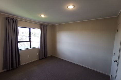 Photo of property in 2/215 Glengarry Road, Glen Eden, Auckland, 0602