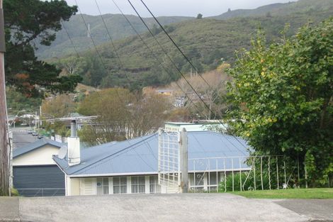 Photo of property in 14 Logie Street, Stokes Valley, Lower Hutt, 5019