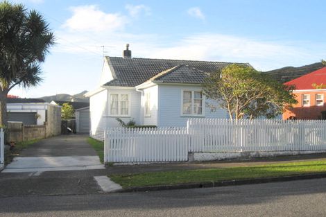 Photo of property in 98 Wilkie Crescent, Naenae, Lower Hutt, 5011