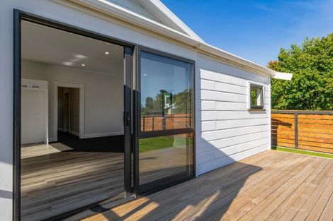 Photo of property in 22 Olivia Street, Stratford, 4332