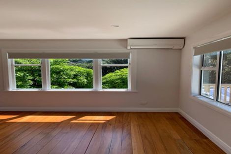 Photo of property in 15a Kellsmere Crescent, Island Bay, Wellington, 6023