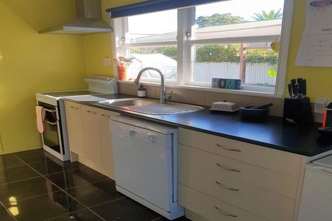 Photo of property in 10 Valley Road, Waiuku, 2123