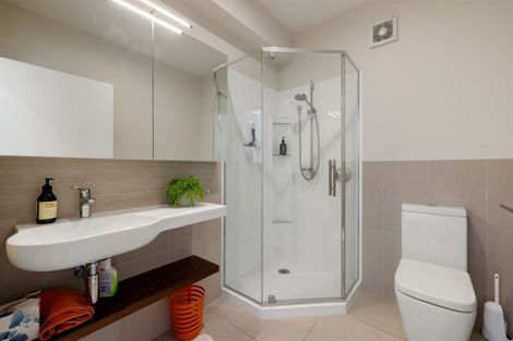 Photo of property in 142 Lake Crescent, Hamilton Lake, Hamilton, 3204