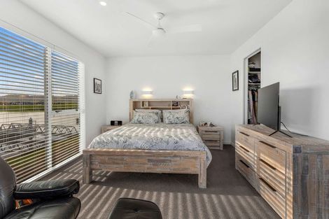 Photo of property in 30 Ngaroma Crescent, Whitianga, 3510