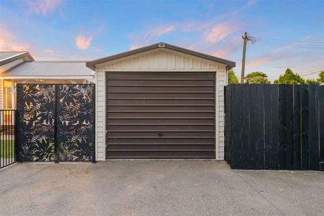 Photo of property in 10 Factory Road, Belfast, Christchurch, 8051