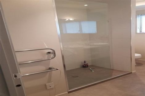 Photo of property in 1/39 Calypso Place, Rothesay Bay, Auckland, 0630